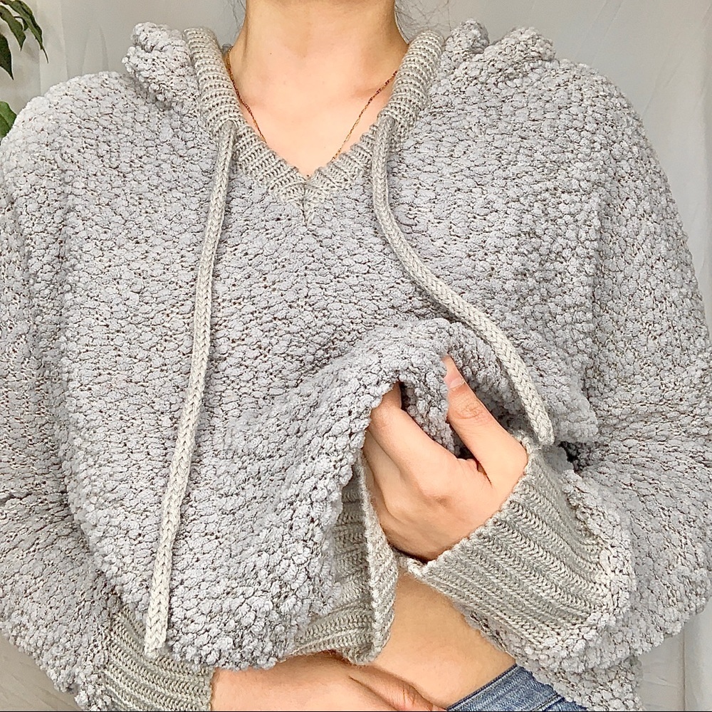 Grey sweater 🤍